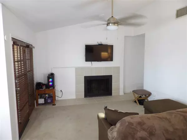 Arlington, TX 76011,2101 Calico Lane #2621