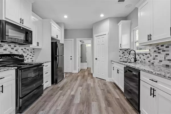 Denison, TX 75020,405 W Walker Street