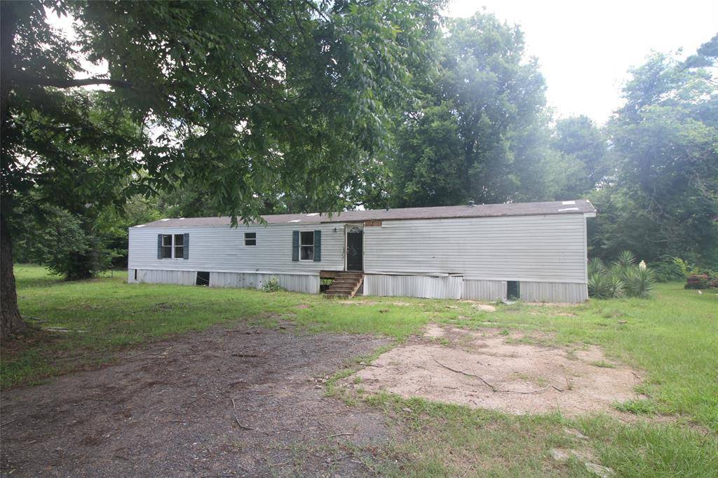 611 N Land Avenue, Oil City, LA 71061
