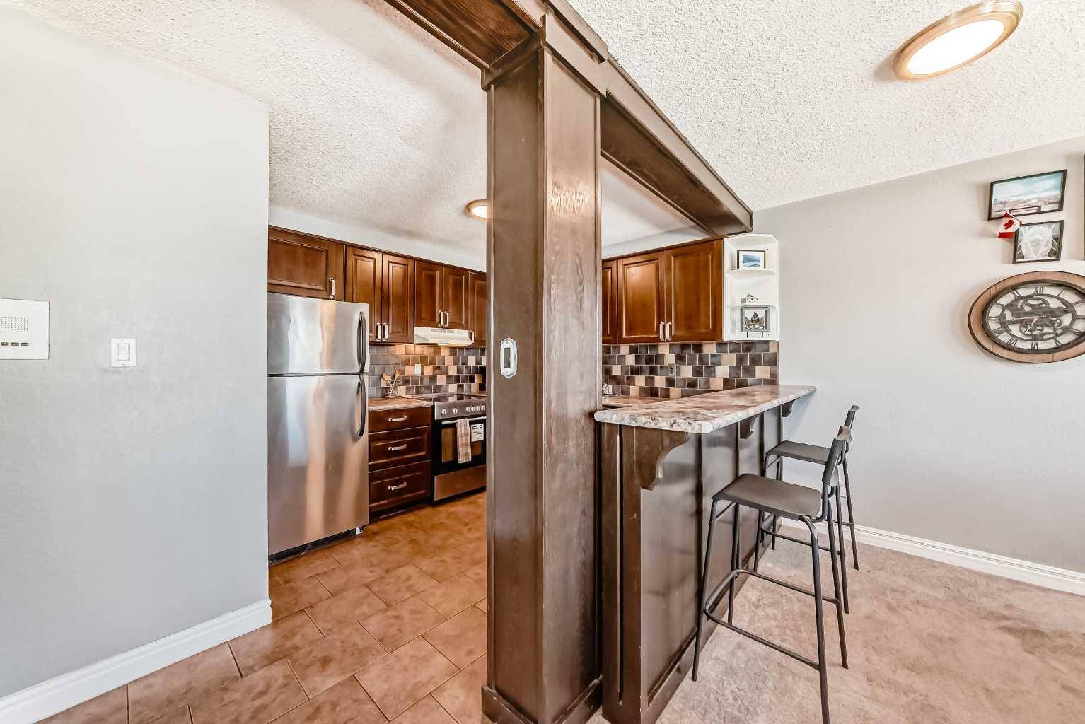 Calgary, AB T2E 3S9,809 4 ST NE #302