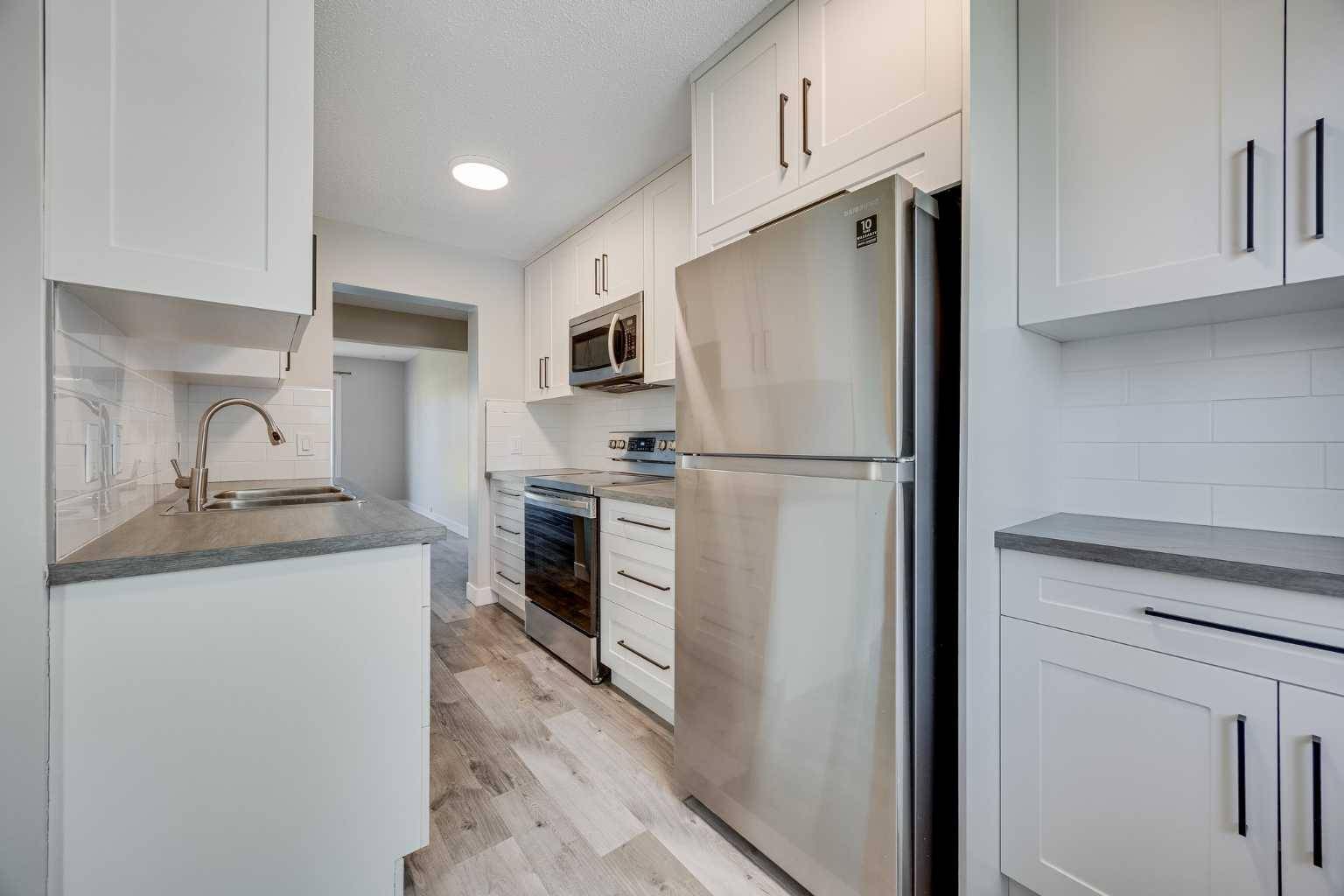 Calgary, AB T2W 1H6,330 Canterbury DR SW #16