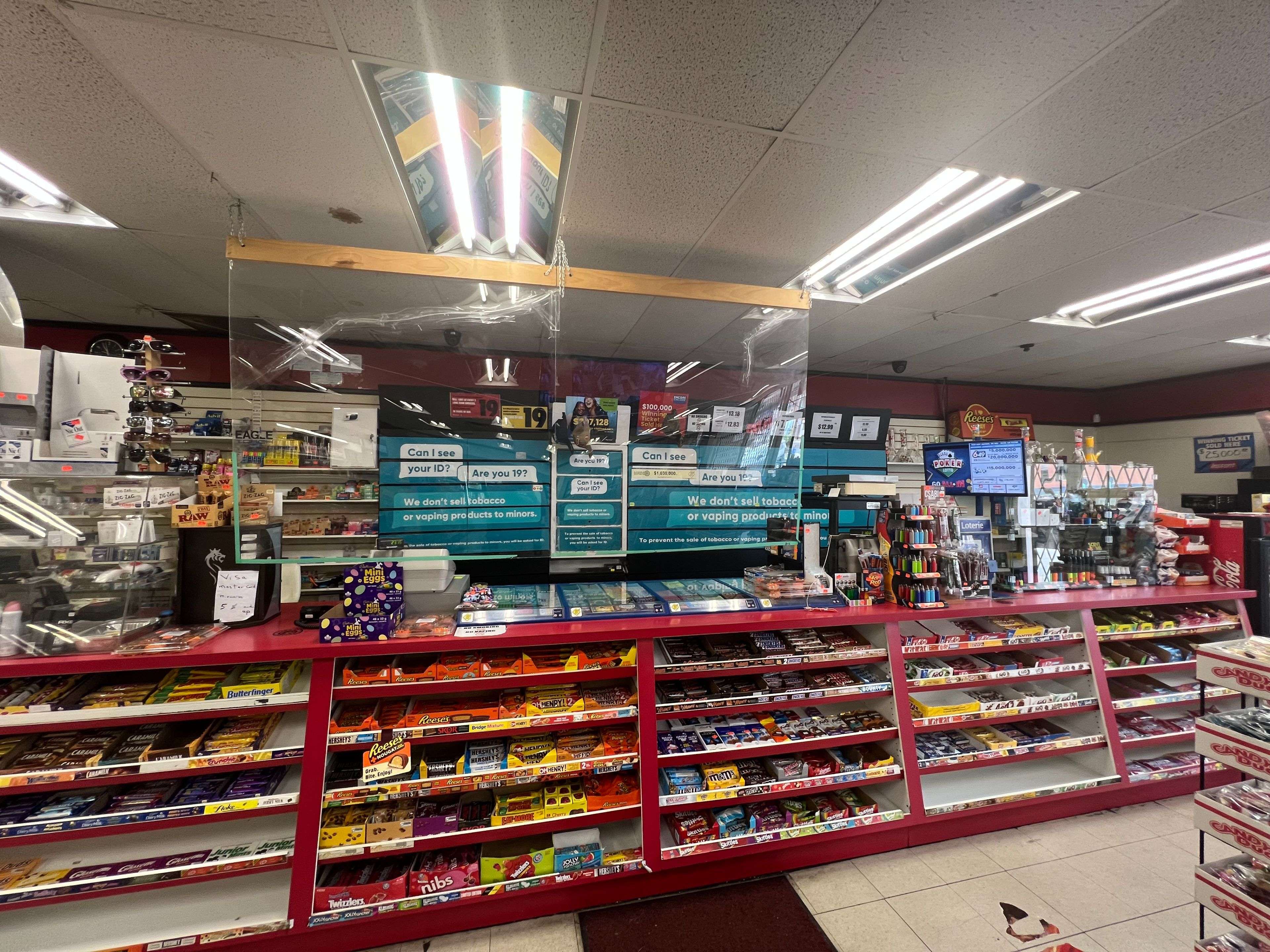 Hamilton, ON L8M 1B4,838 KING ST E
