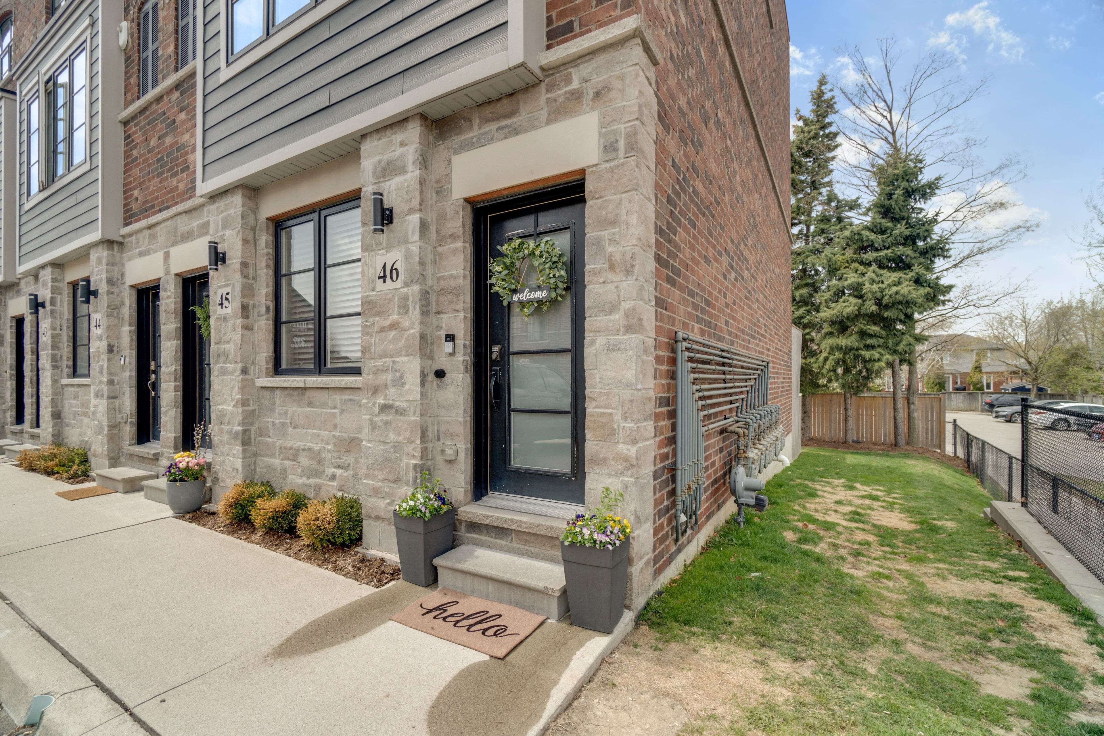 Hamilton, ON L8B 1V9,219 Dundas ST E #46