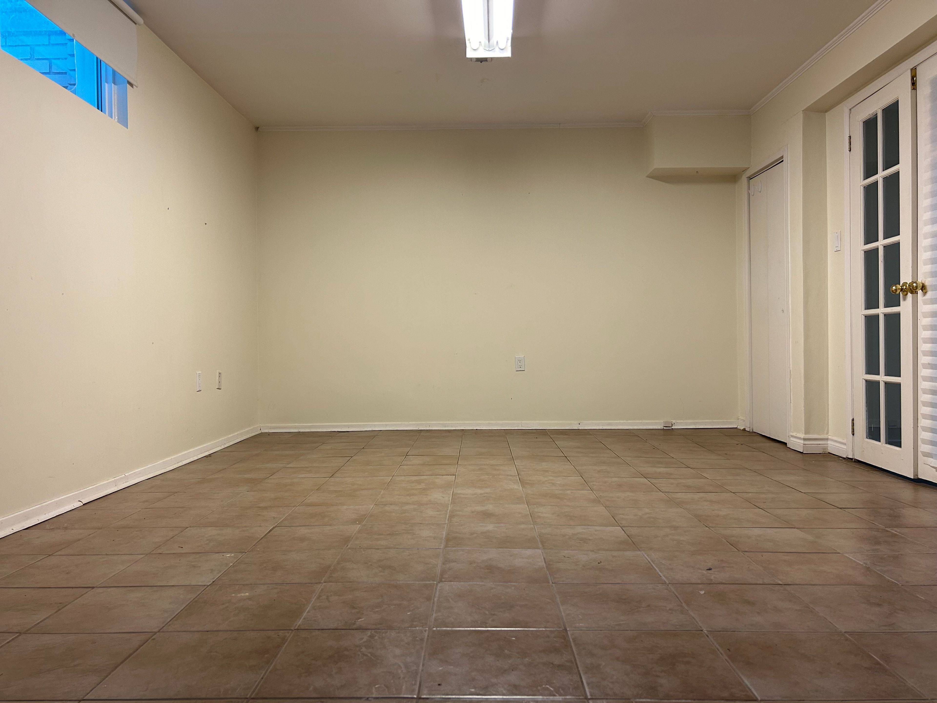 Toronto C15, ON M2H 1A3,23 Pineway Blvd BLVD #Basement