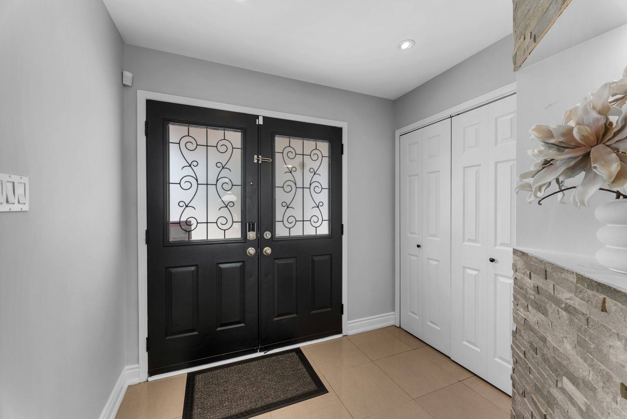 Mississauga, ON L5N 8E5,7229 Pallett CT