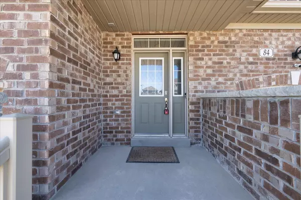 Bradford West Gwillimbury, ON L3Z 4K2,84 Ferragine CRES