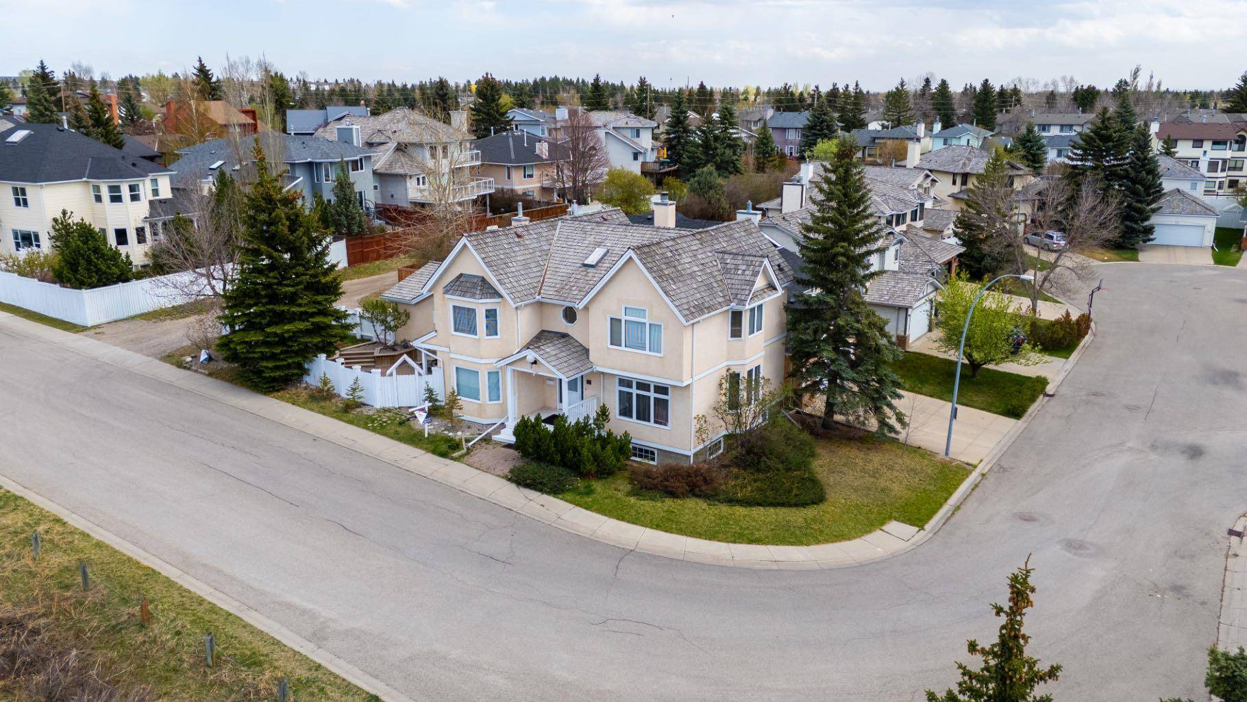 91 Woodbrook RD Southwest, Calgary, AB T2W 6C6