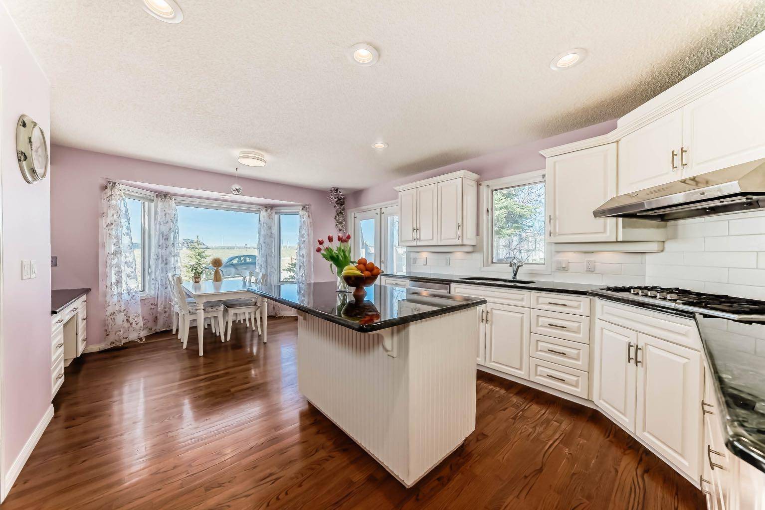 Calgary, AB T2W 6C6,91 Woodbrook RD Southwest
