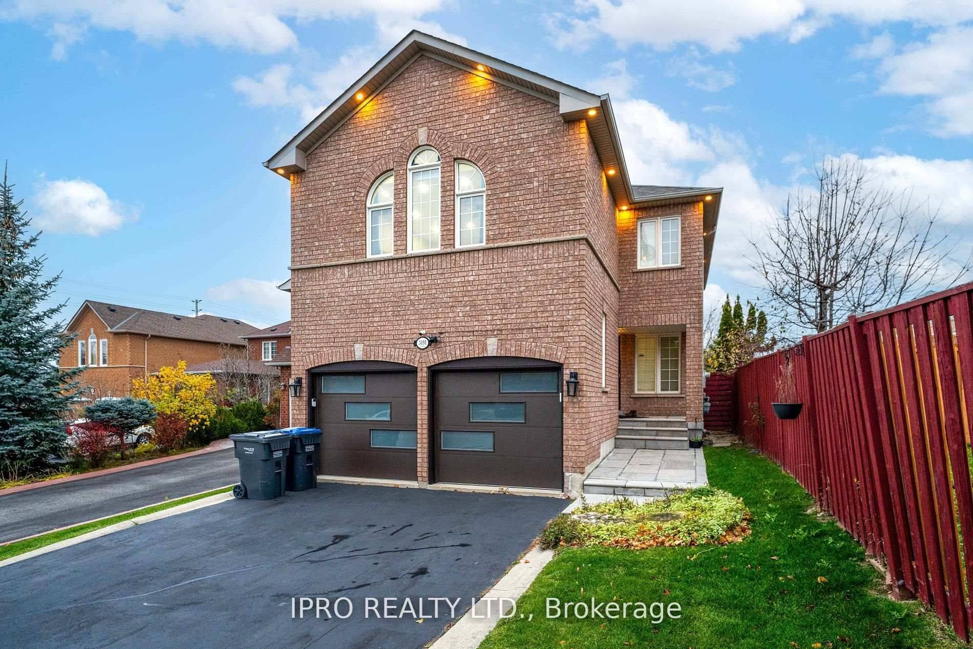 3191 Oakview RD N, Mississauga, ON L5N 7N9