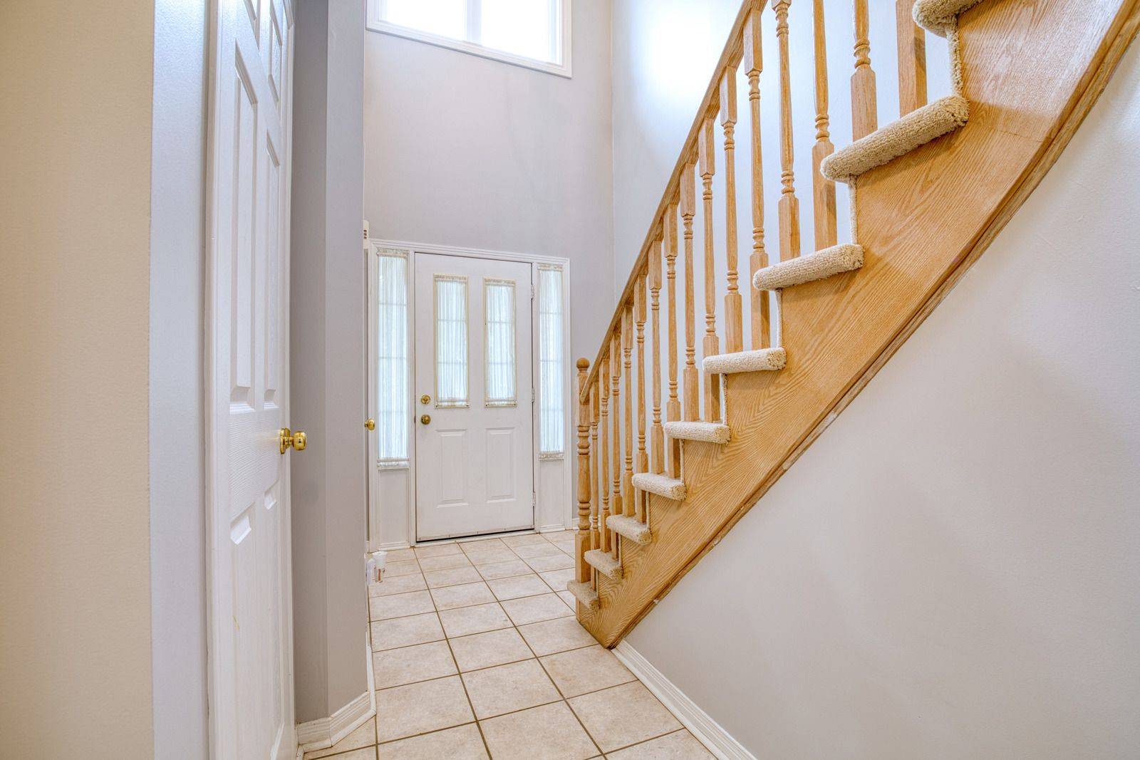 Hamilton, ON L8J 3V8,800 Paramount DR #2