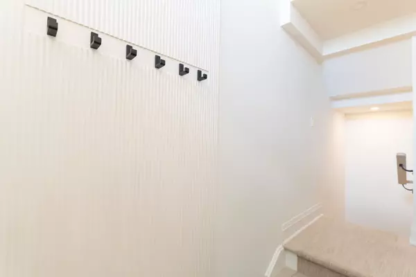 Vaughan, ON L6A 3Y9,10250 Keele ST #3