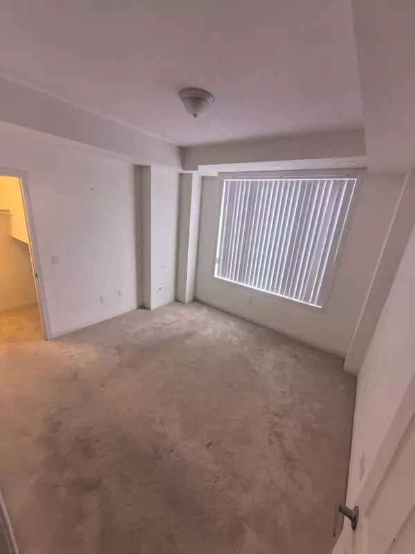 Brampton, ON L6Y 6G2,1 Beckenrose CT #68