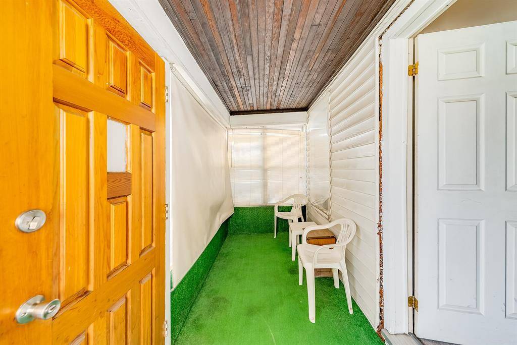 Windsor, ON N9B 2Y9,534 CALIFORNIA