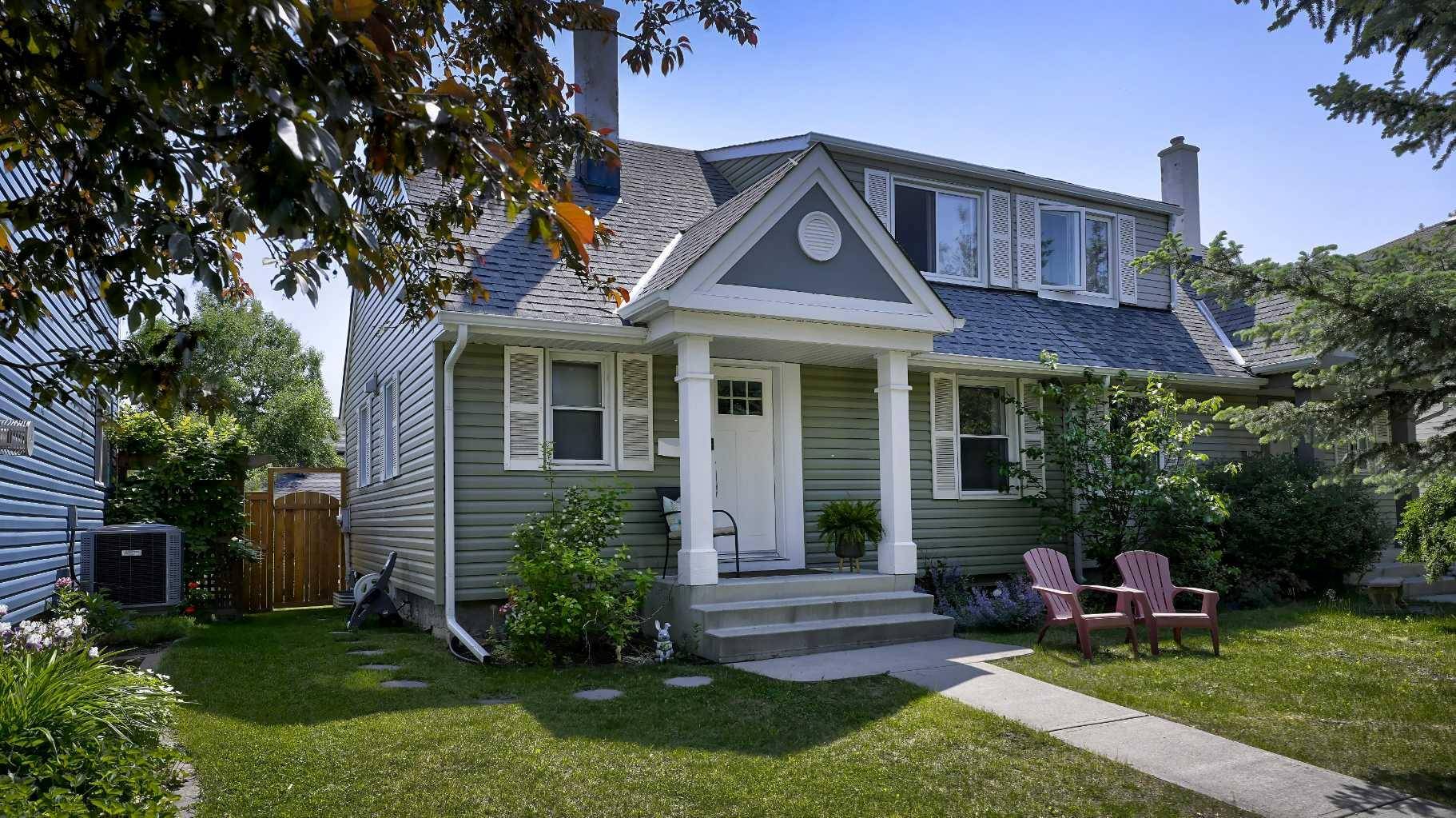 115 Amiens CRES Southwest, Calgary, AB T2T 6E7