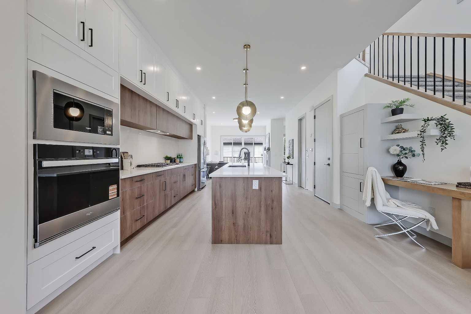Calgary, AB T3B 2A3,8829 47 AVE Northwest