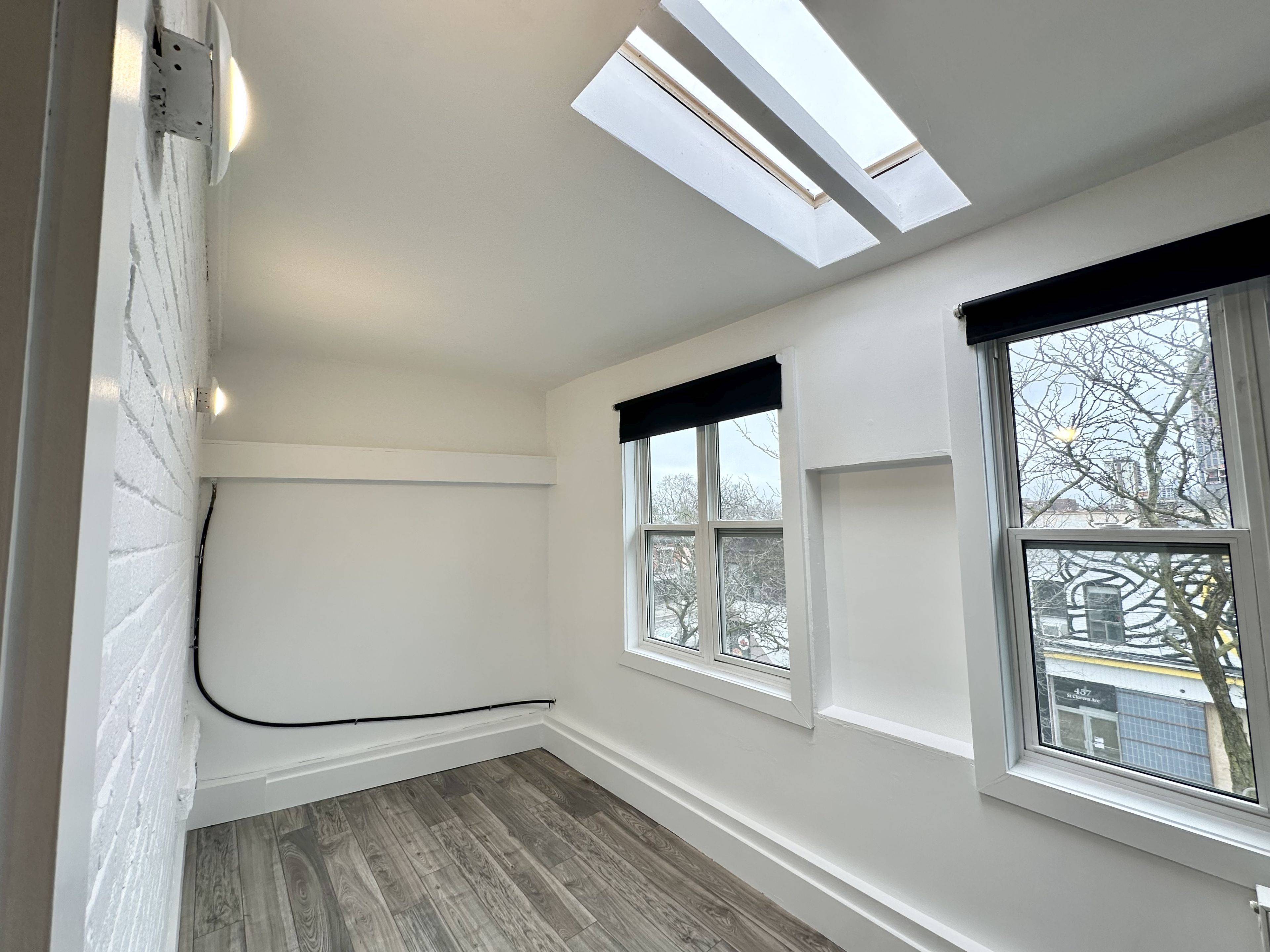 Toronto C01, ON M6H 3W3,432 St Clarens AVE #303