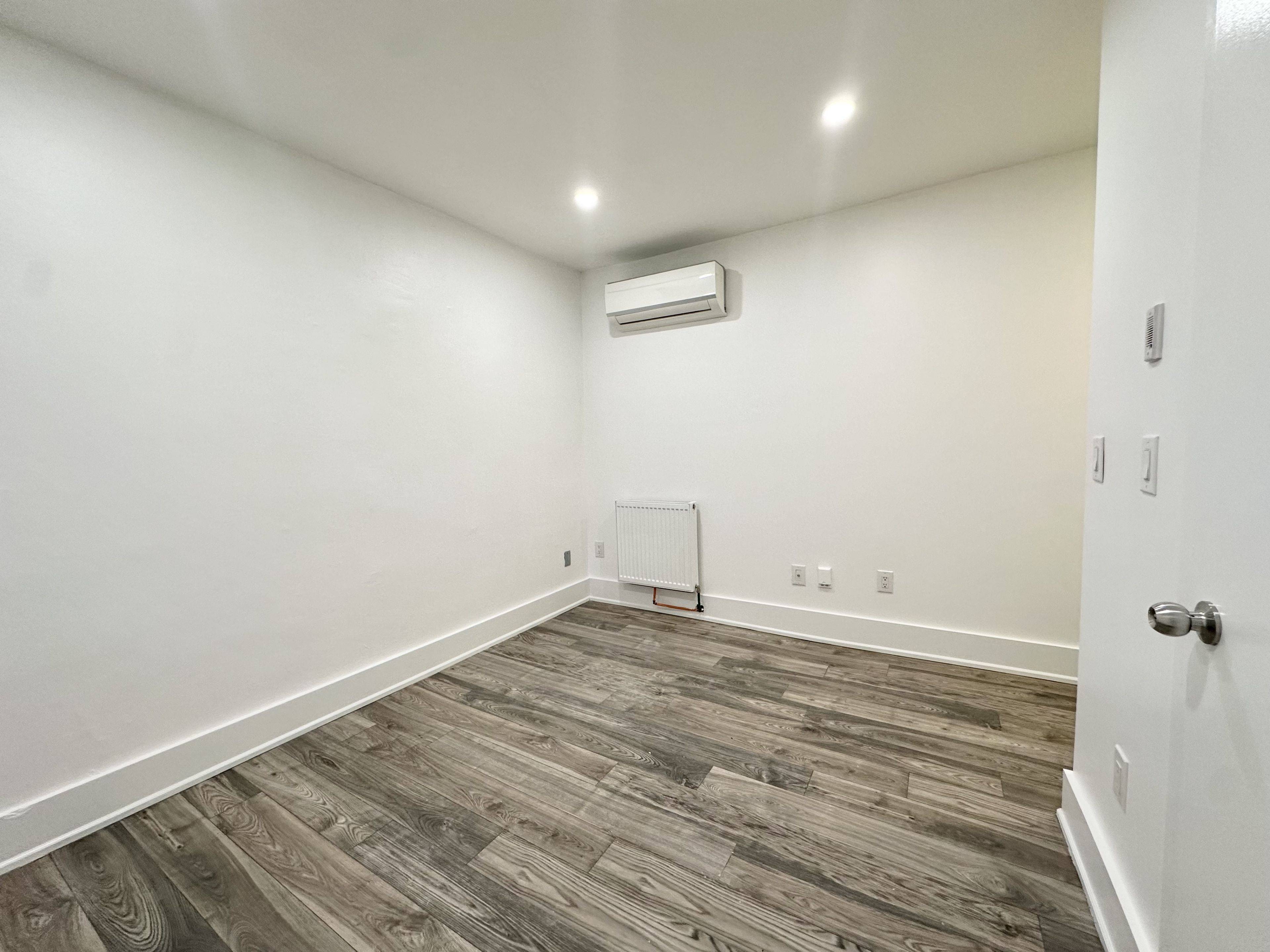 Toronto C01, ON M6H 3W3,432 St Clarens AVE #303