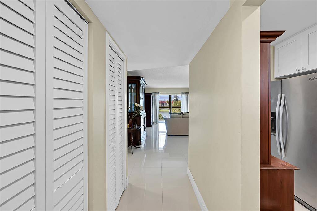 Sunrise, FL 33322,2931 Sunrise Lakes Dr #301