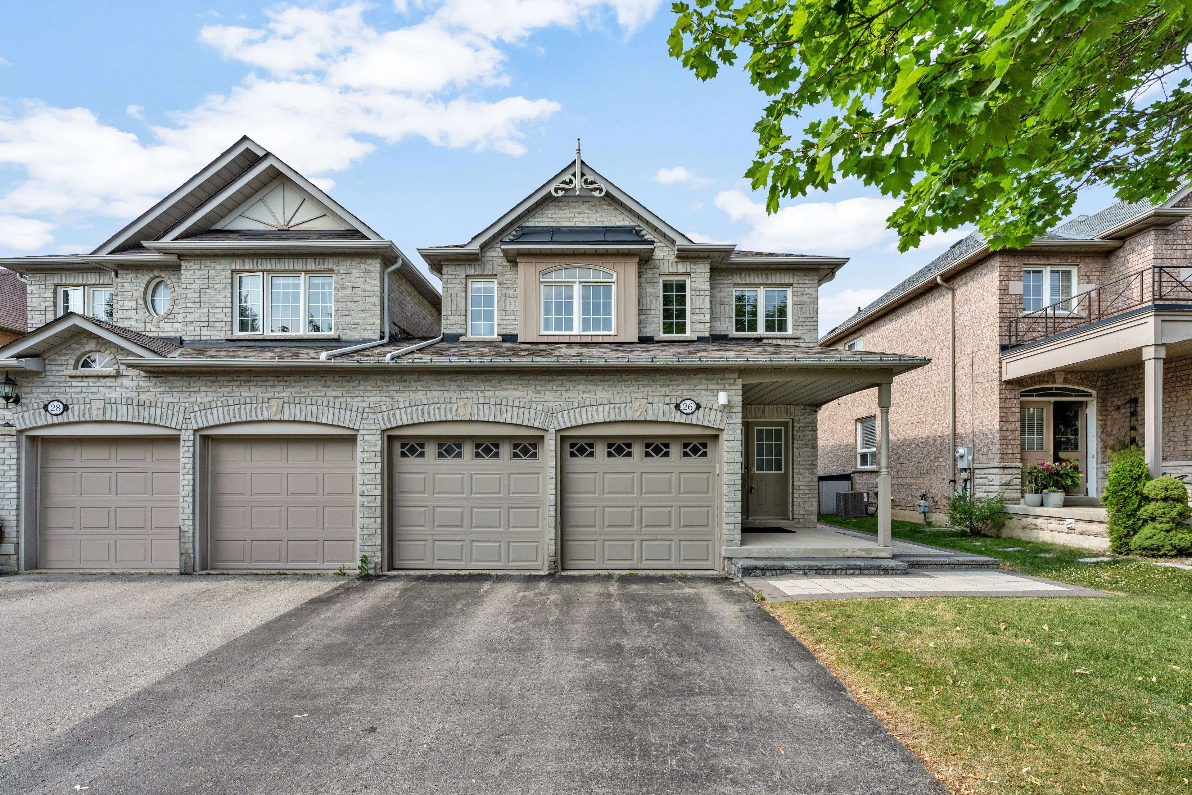26 Starr CRES, Aurora, ON L4G 7X3
