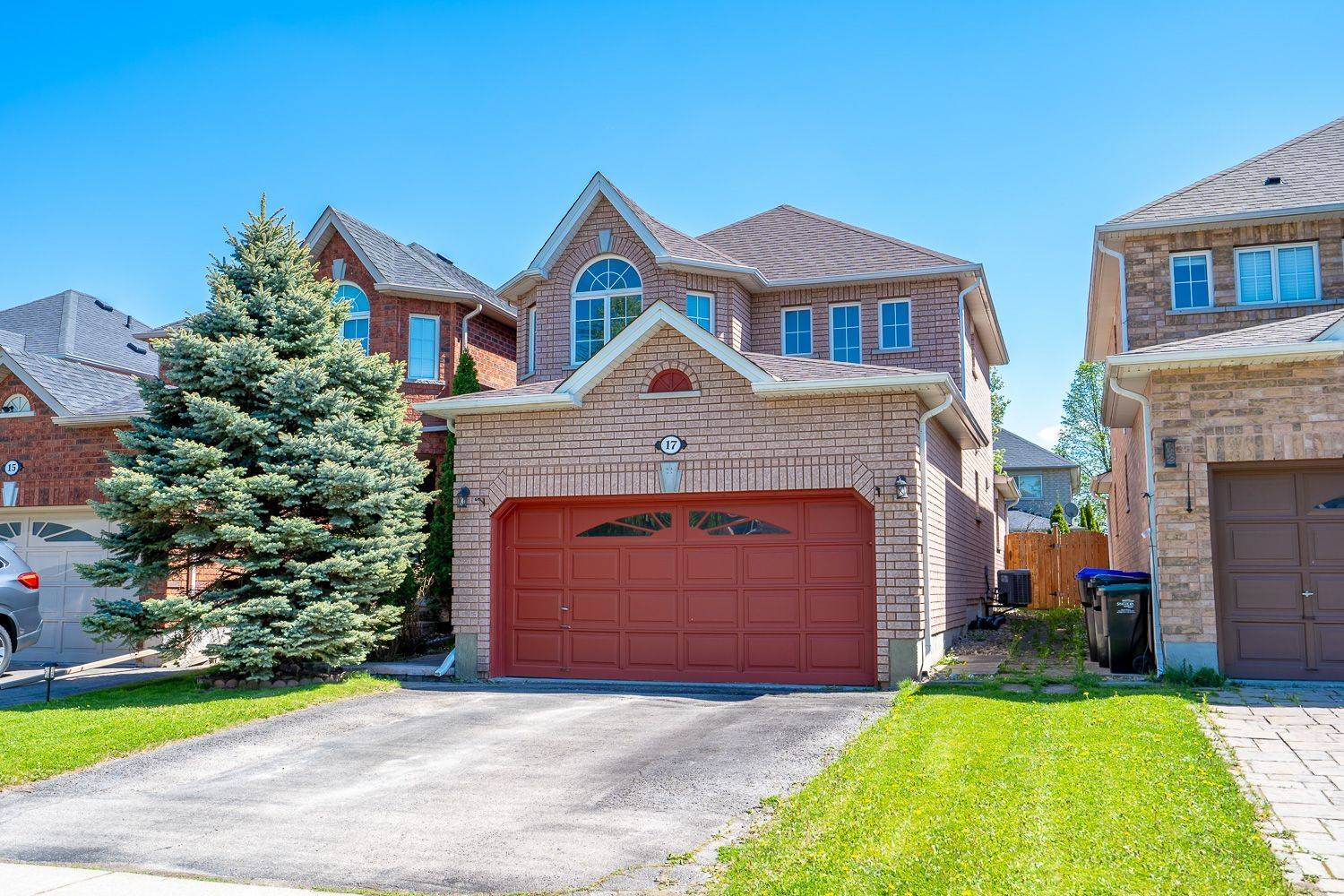 17 Henderson CRES, New Tecumseth, ON L9R 1Y3