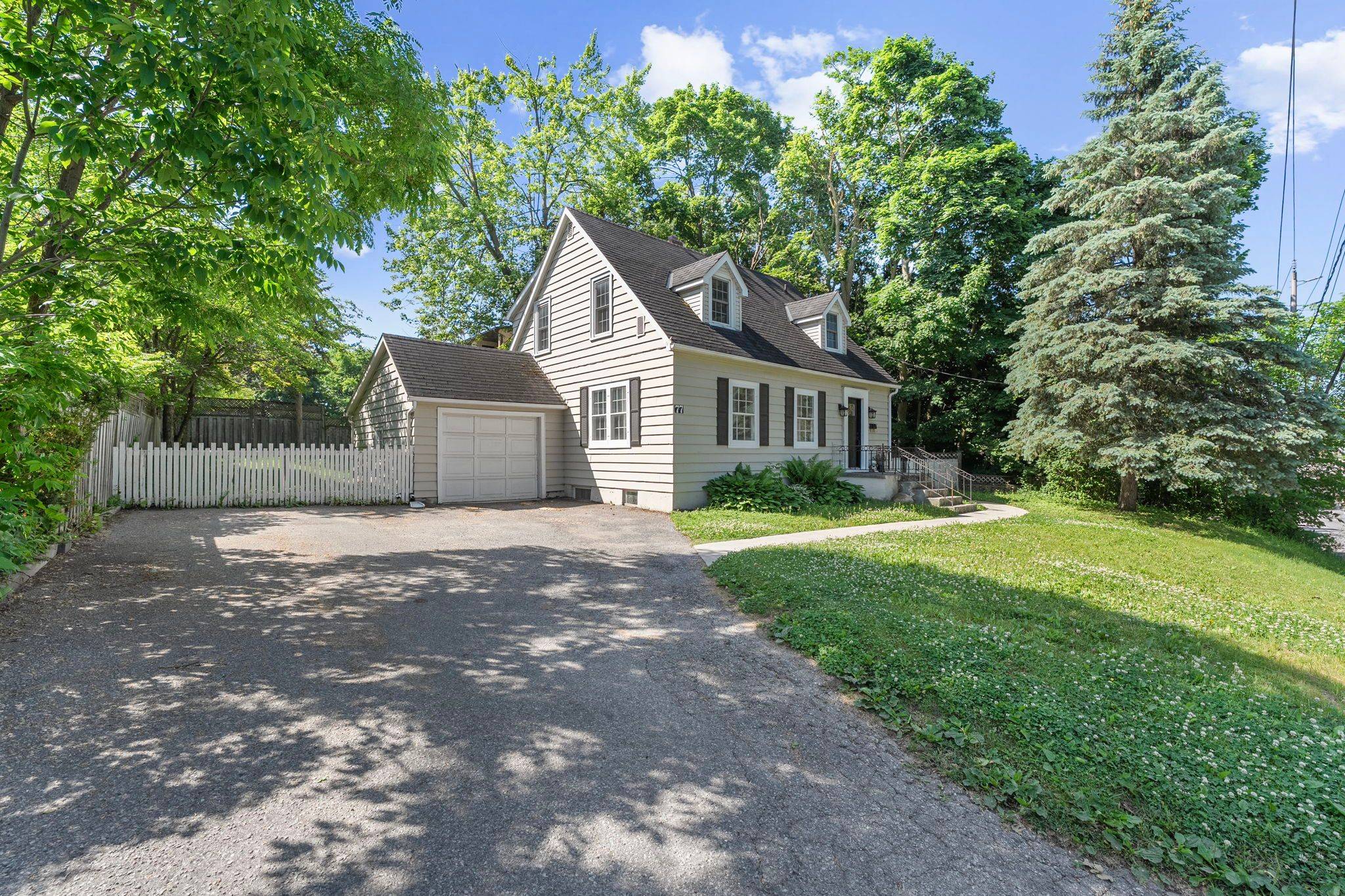 77 Wellington ST E, Barrie, ON L4M 2C3