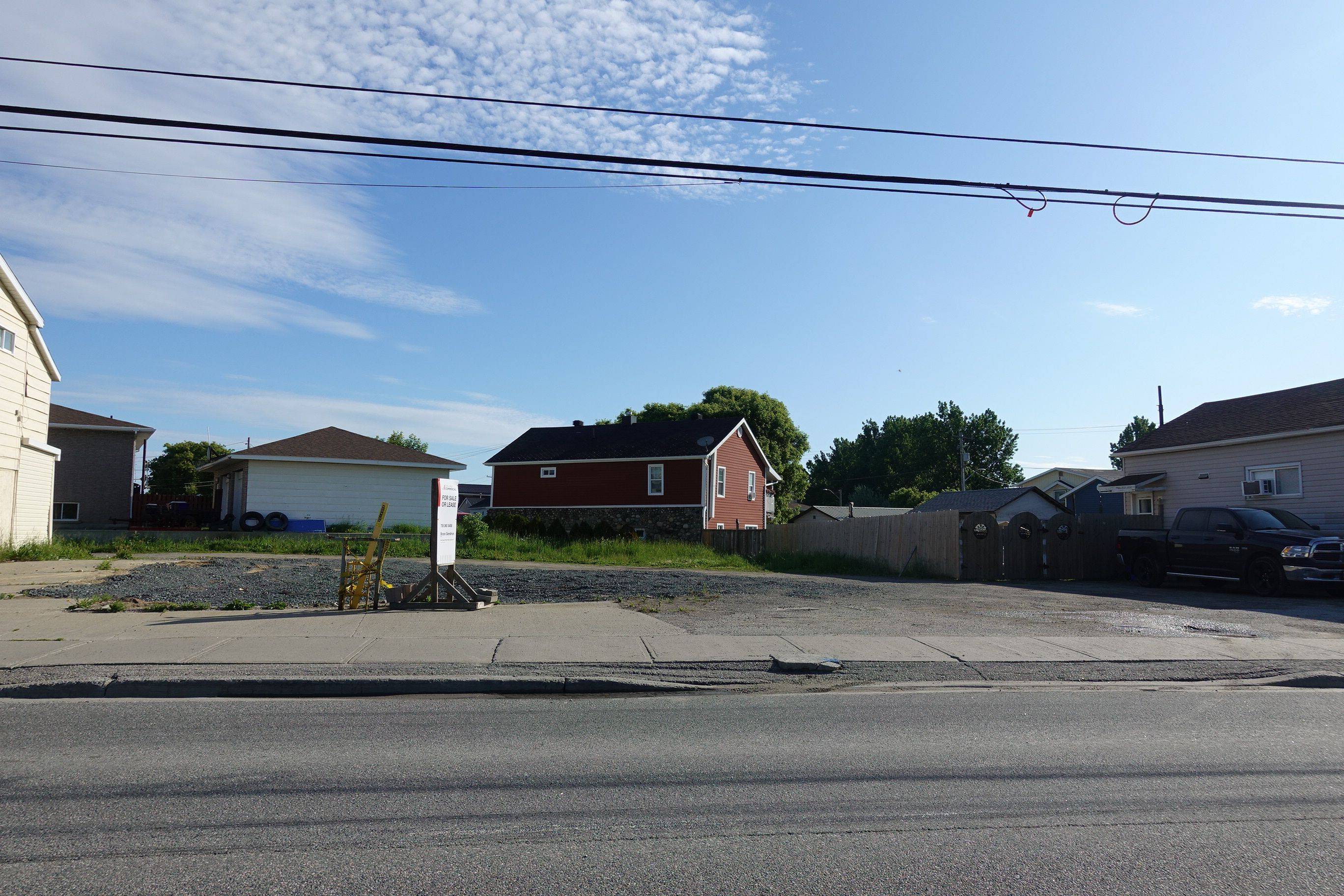 Timmins, ON P4N 3V9,694-696 Riverside DR