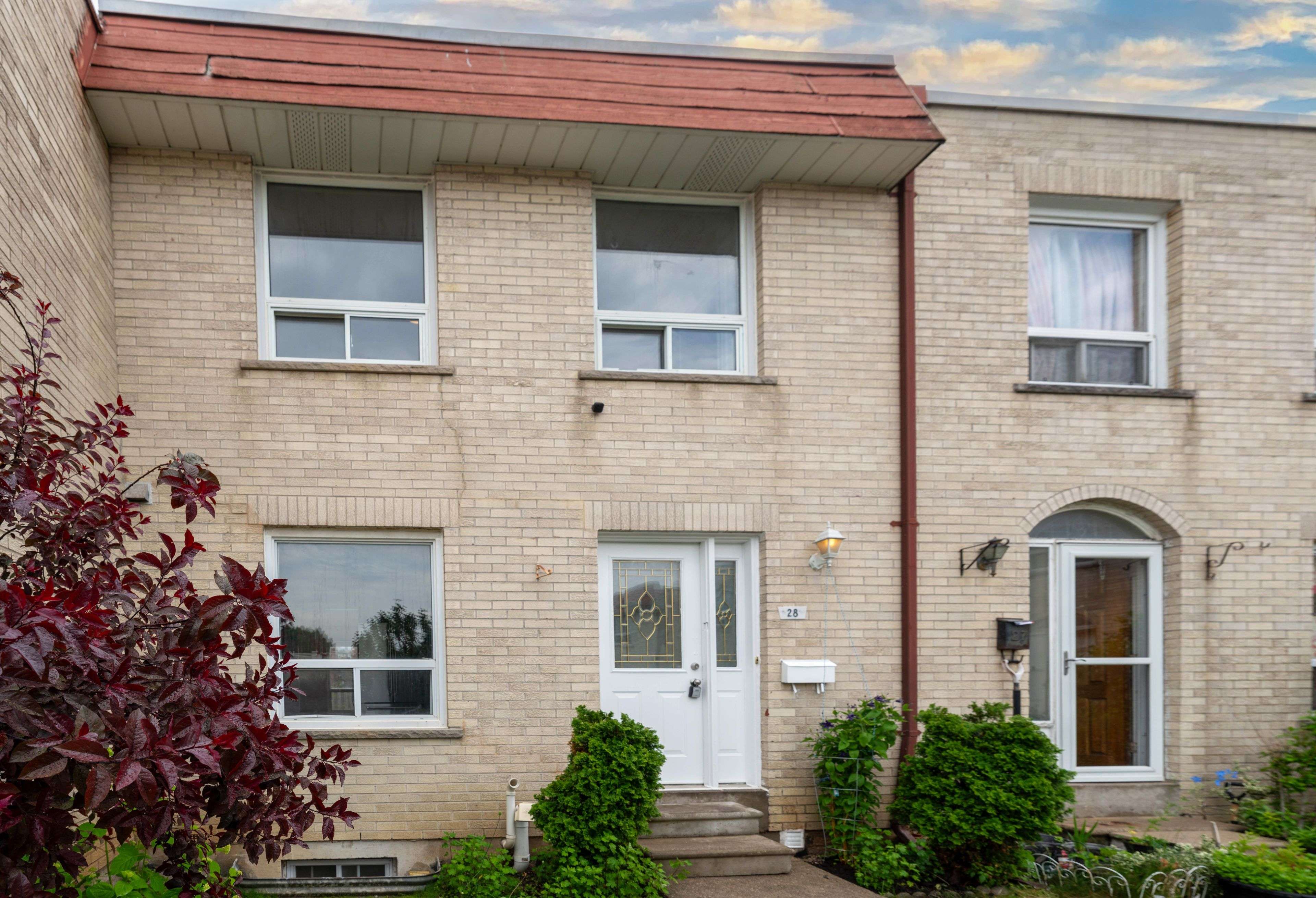 Mississauga, ON L4T 2V2,7440 Goreway DR #28
