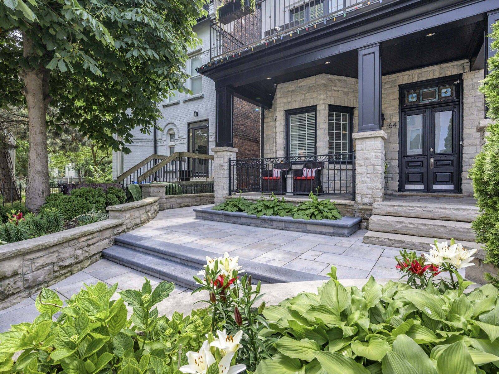 Toronto W01, ON M6K 2L4,64 Brock AVE