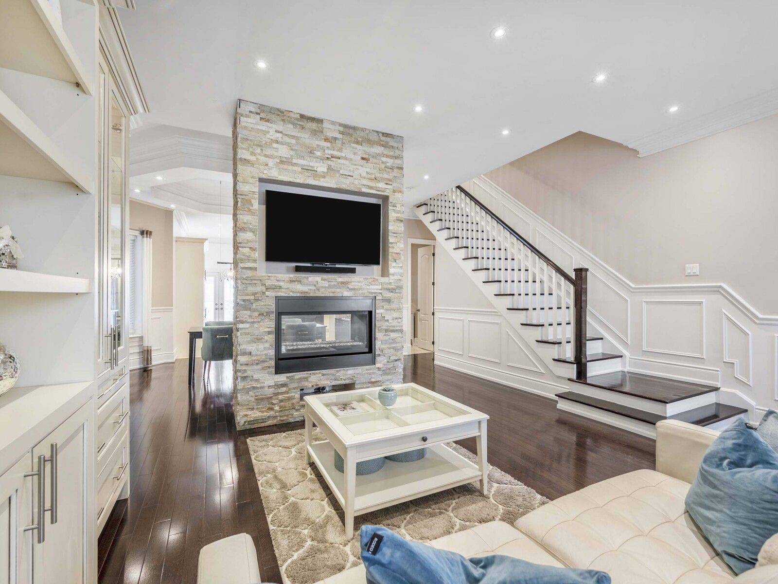 Toronto W01, ON M6K 2L4,64 Brock AVE