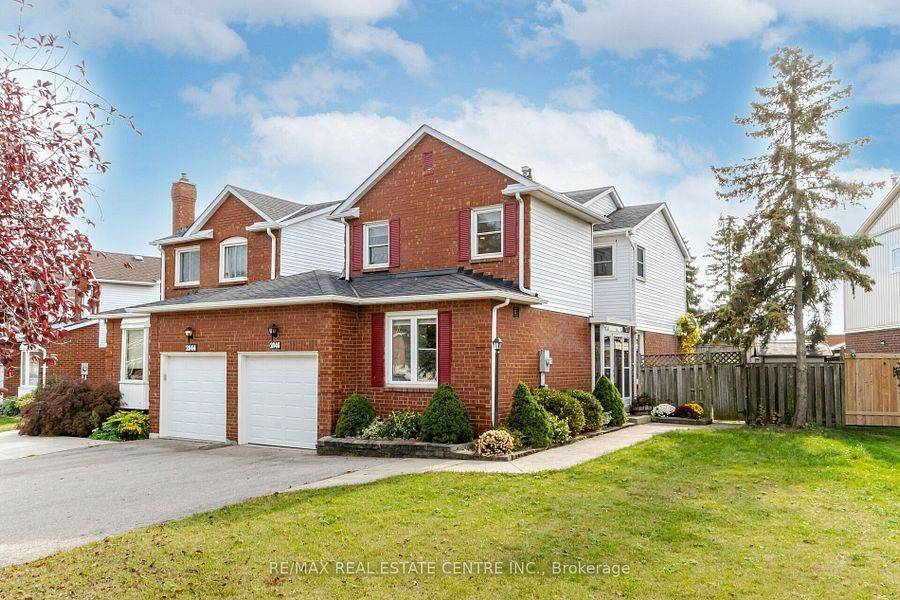 2046 Glenada CRES, Oakville, ON L6H 4M3