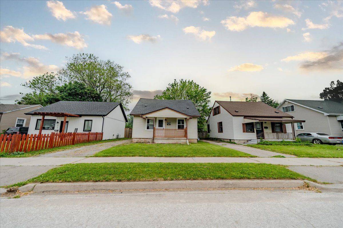 Niagara Falls, ON L2G 2X2,6143 Churchill ST