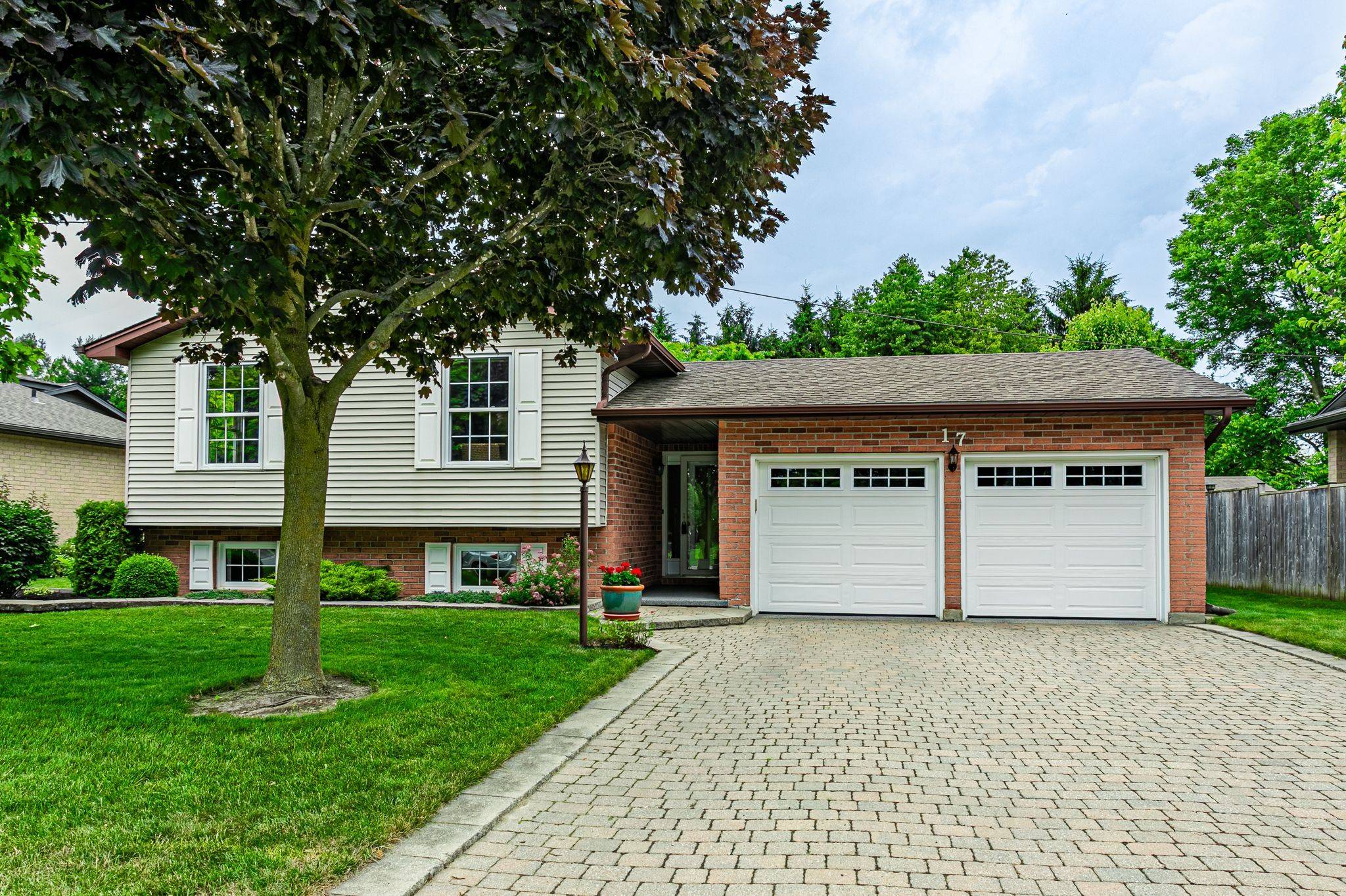Thames Centre, ON N0L 1G2,17 CARLETON CT