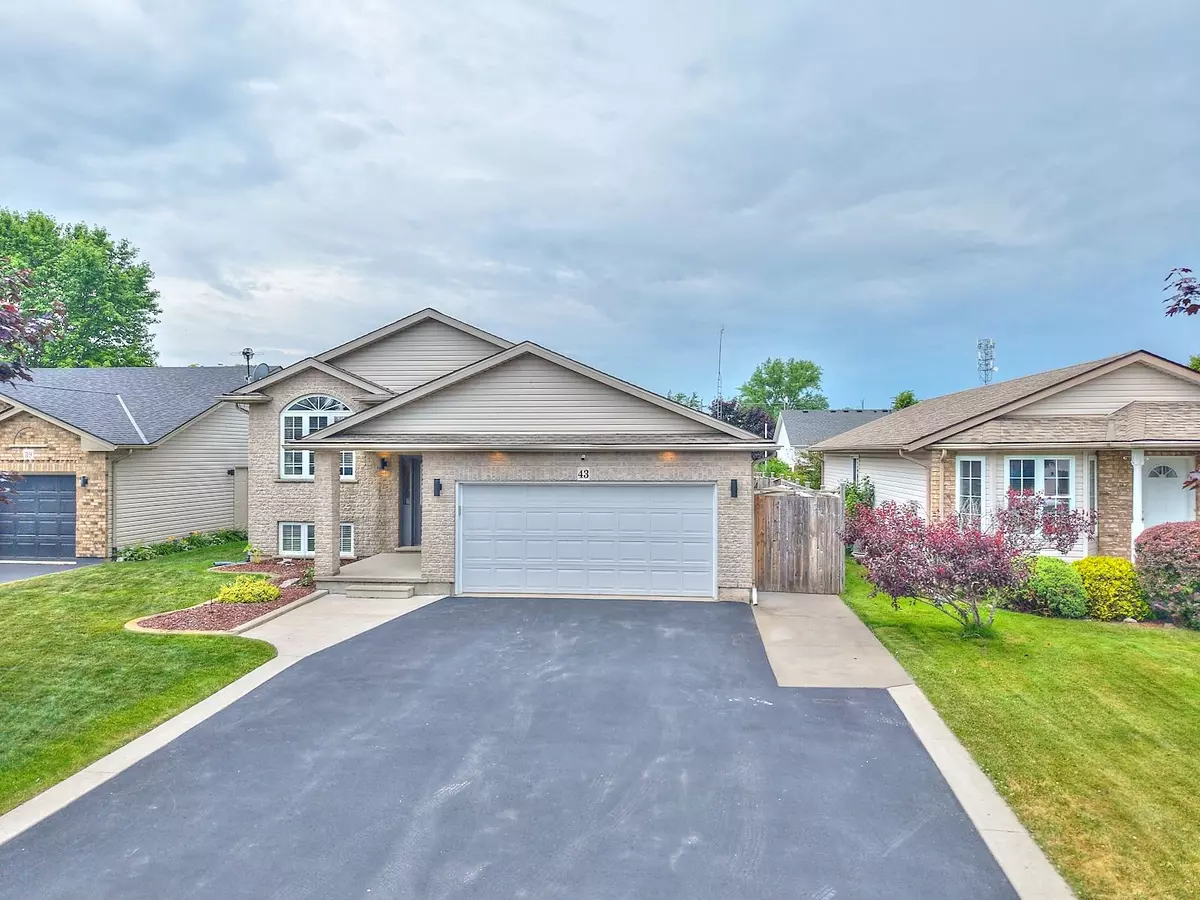 Fort Erie, ON L0S 1N0,43 Rochelle CRES
