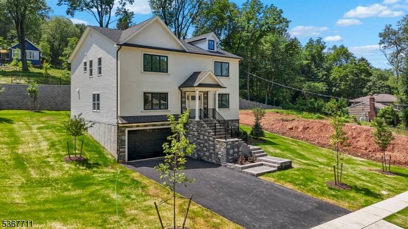114 Whispering Hills Rd, South Plainfield Boro, NJ 07080