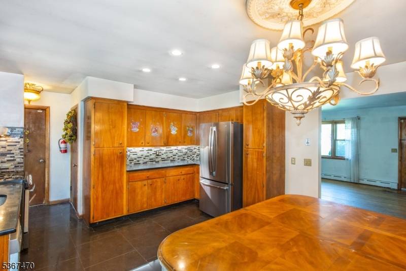 Little Falls Twp., NJ 07424,165 Woodcliff Ave