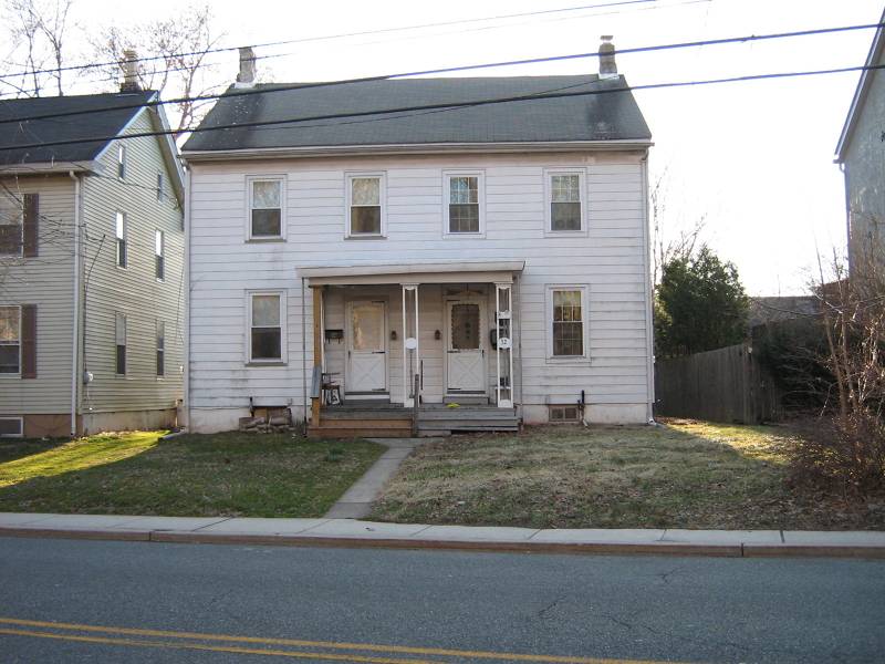 34 Trenton Ave, Frenchtown Boro, NJ 08825