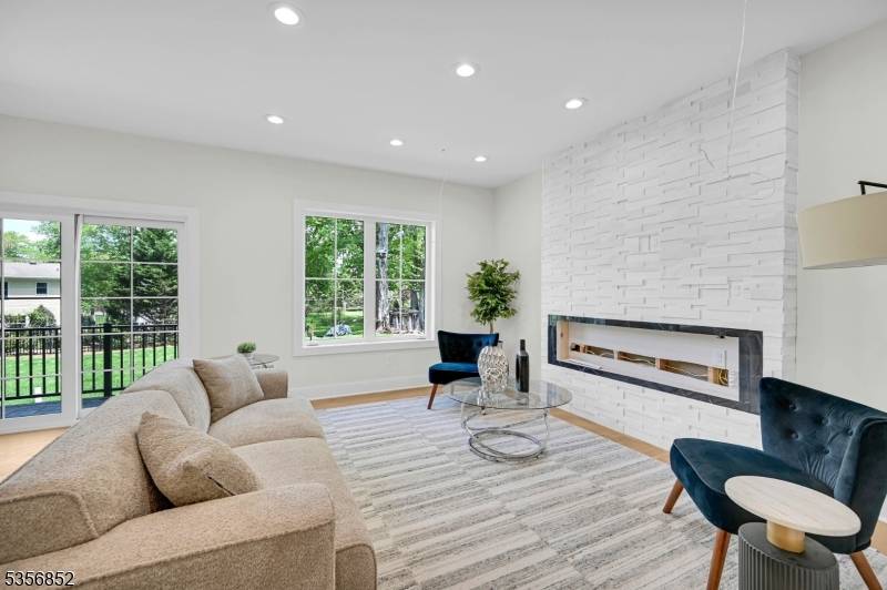 Livingston Twp., NJ 07039,15 Brookside Pl