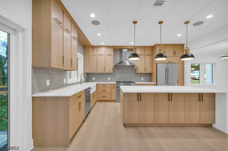 Livingston Twp., NJ 07039,15 Brookside Pl