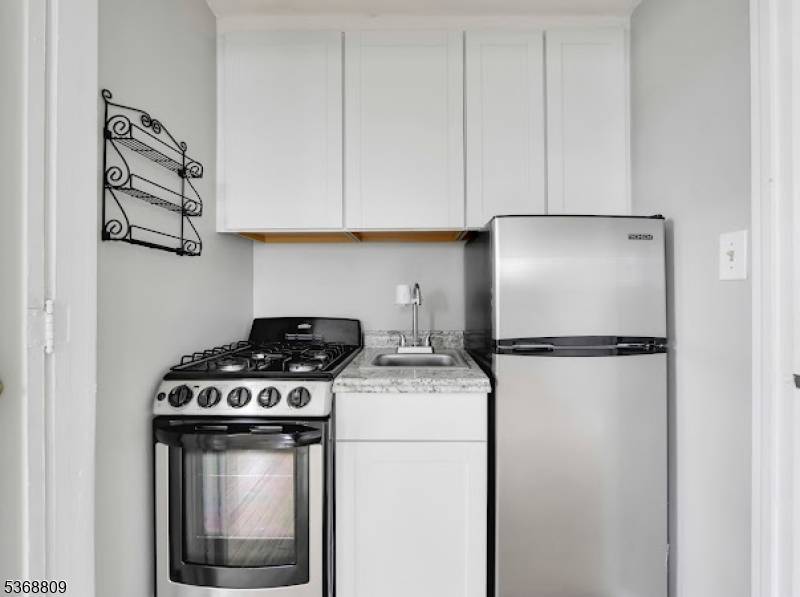 Chatham Boro, NJ 07928,495 Main St #B4
