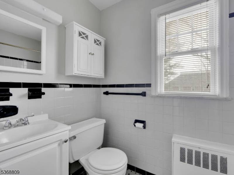 Chatham Boro, NJ 07928,495 Main St #B4