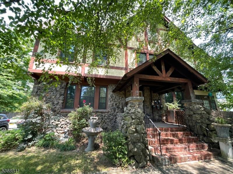 195 Lorraine Ave unit 3 #3, Montclair Twp., NJ 07043