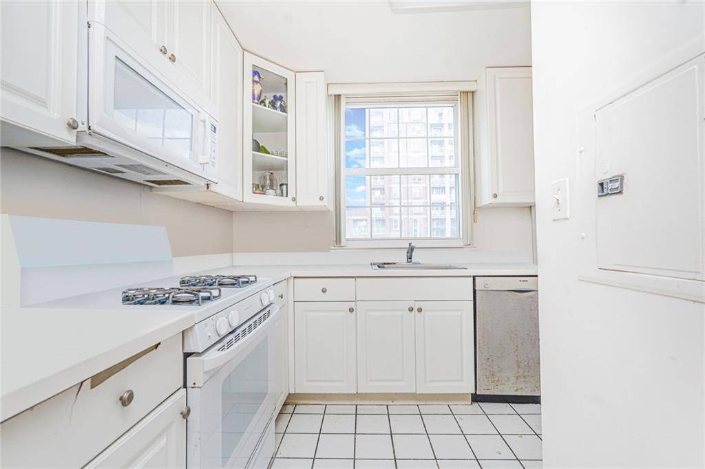 Brooklyn, NY 11235,60 Oceana DR West #4I