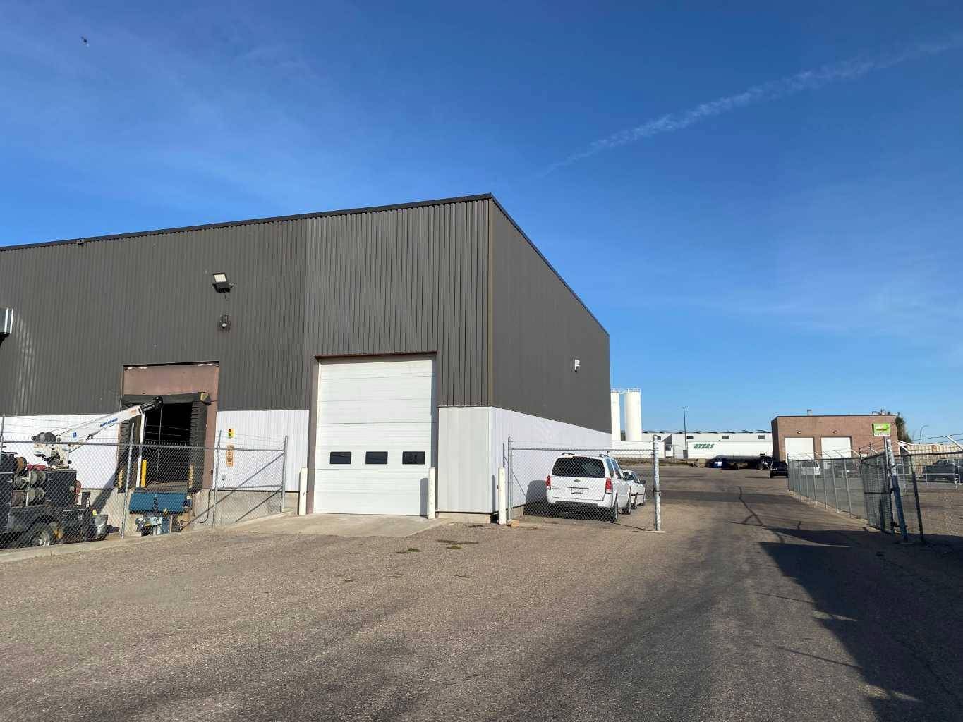 Lethbridge, AB T1H 5L1,2525 36 ST N #120