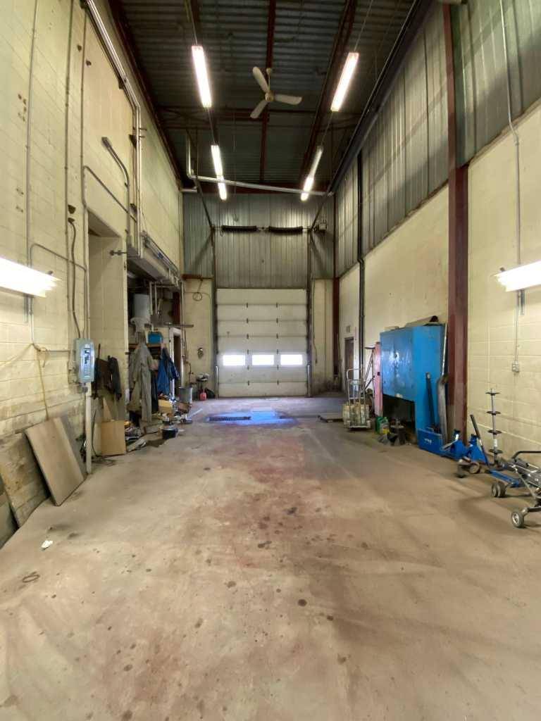 Lethbridge, AB T1H 5L1,2525 36 ST N #120