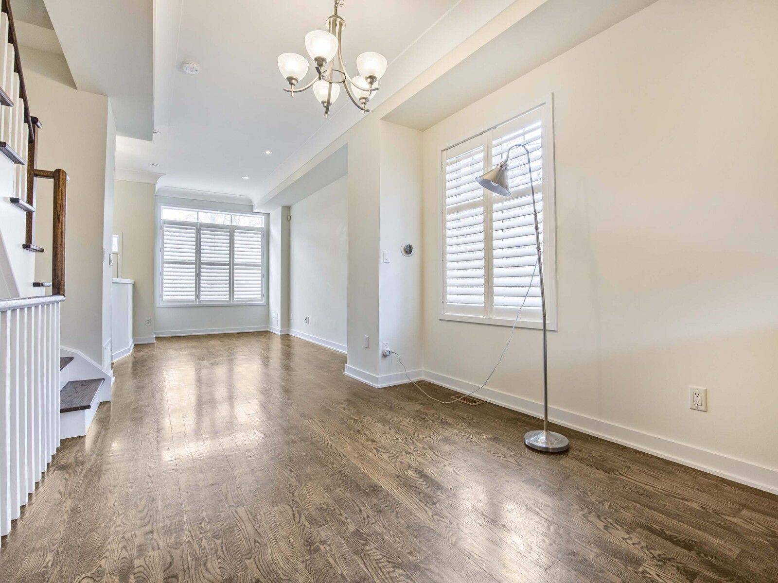 Toronto C01, ON M6J 1B9,106 Mitchell AVE