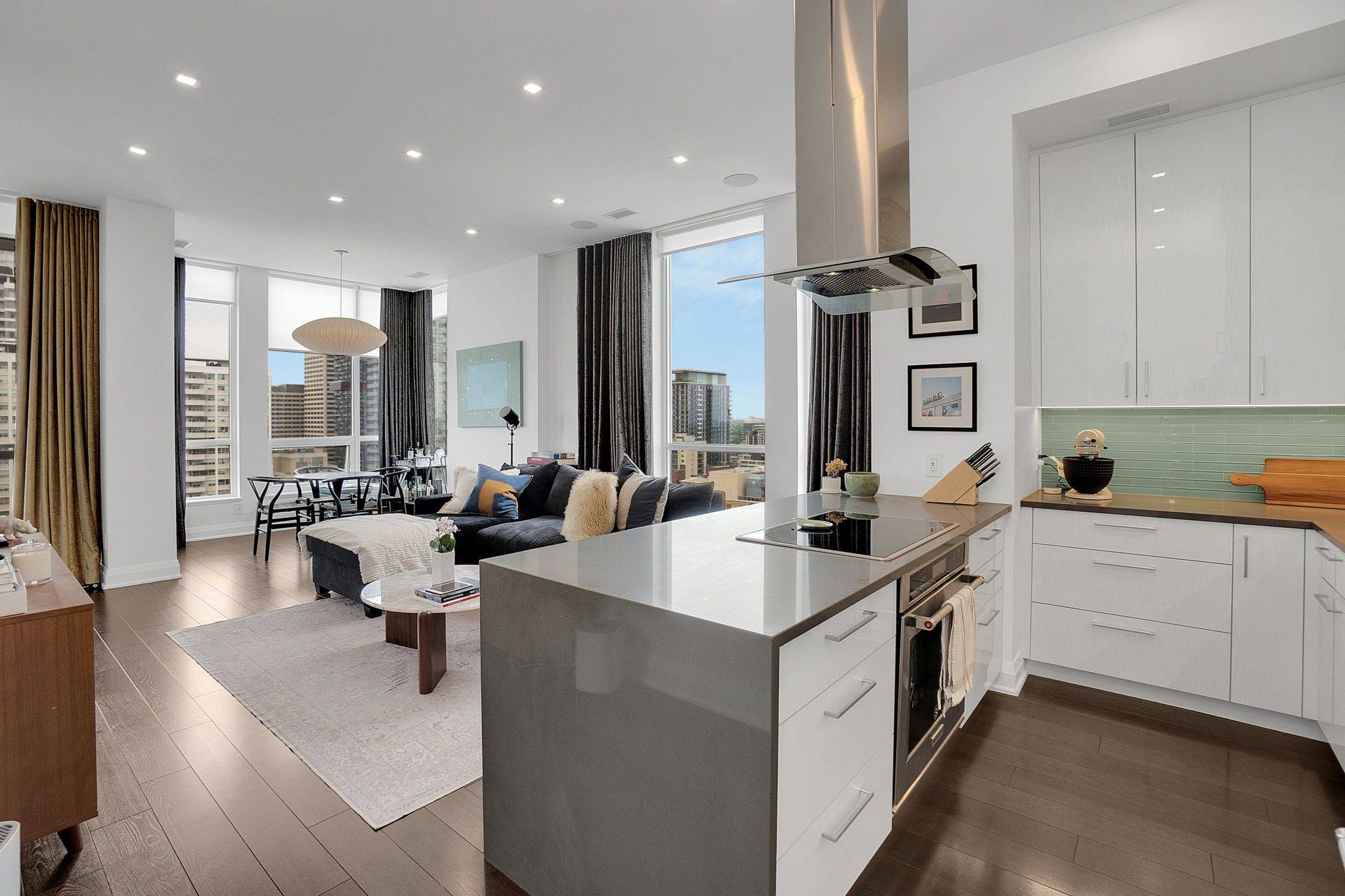 Toronto C10, ON M4S 0A2,83 Redpath AVE #PH2104