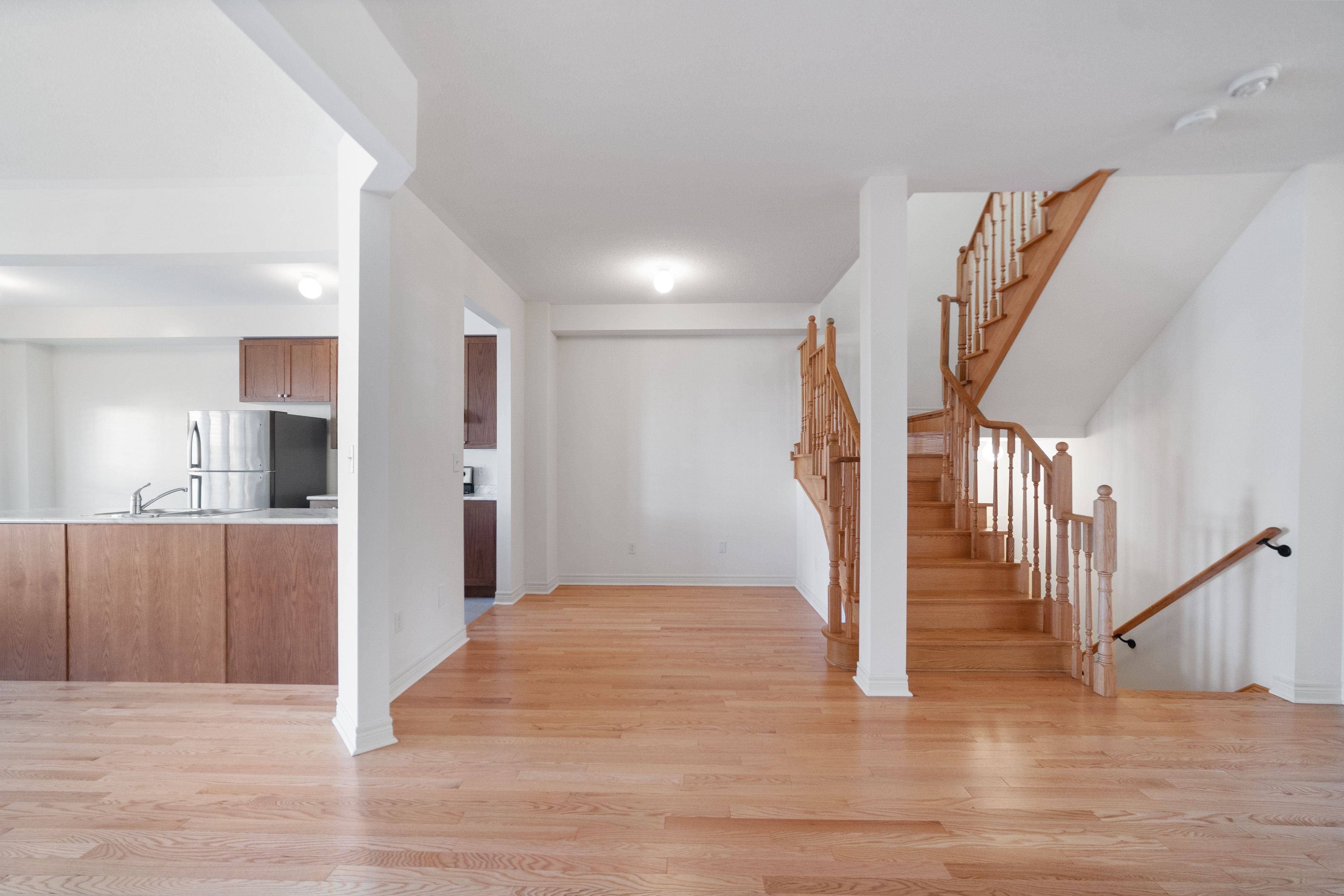 Oshawa, ON L1K 1A7,678 Krawchuk CRES