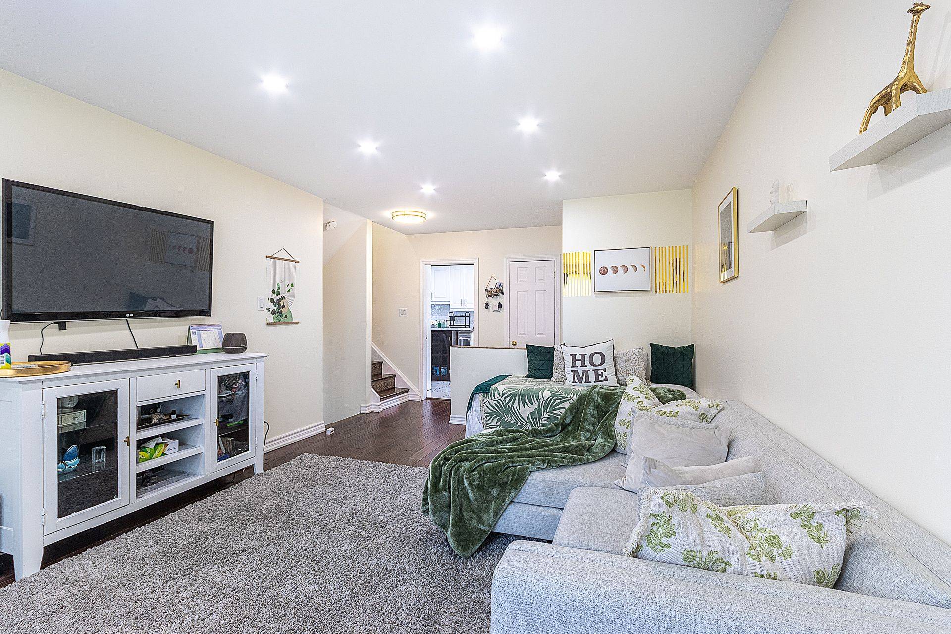 Pickering, ON L1W 1V6,839 Modlin RD
