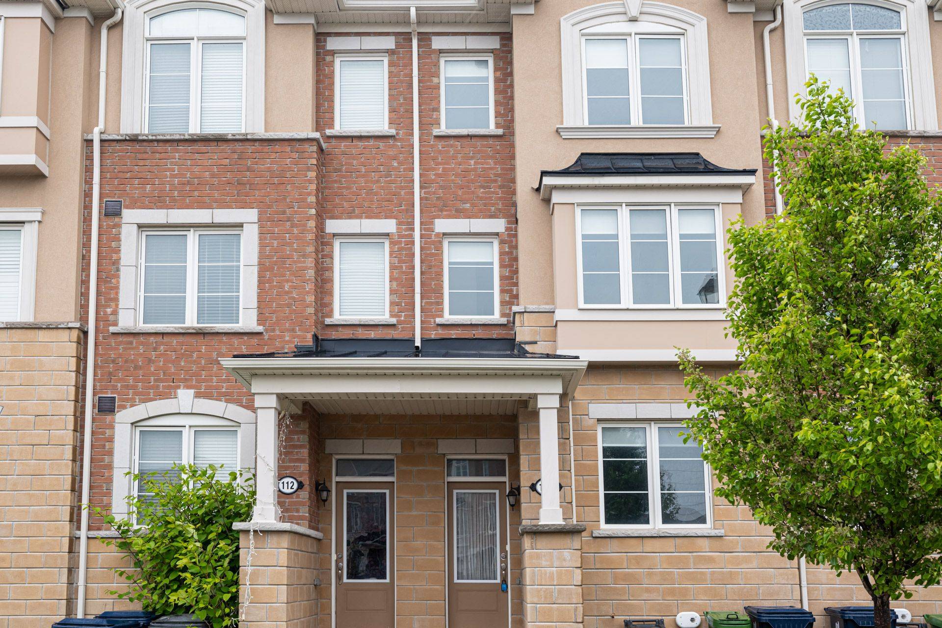 Toronto E04, ON M1L 2C1,114 Cleanside RD