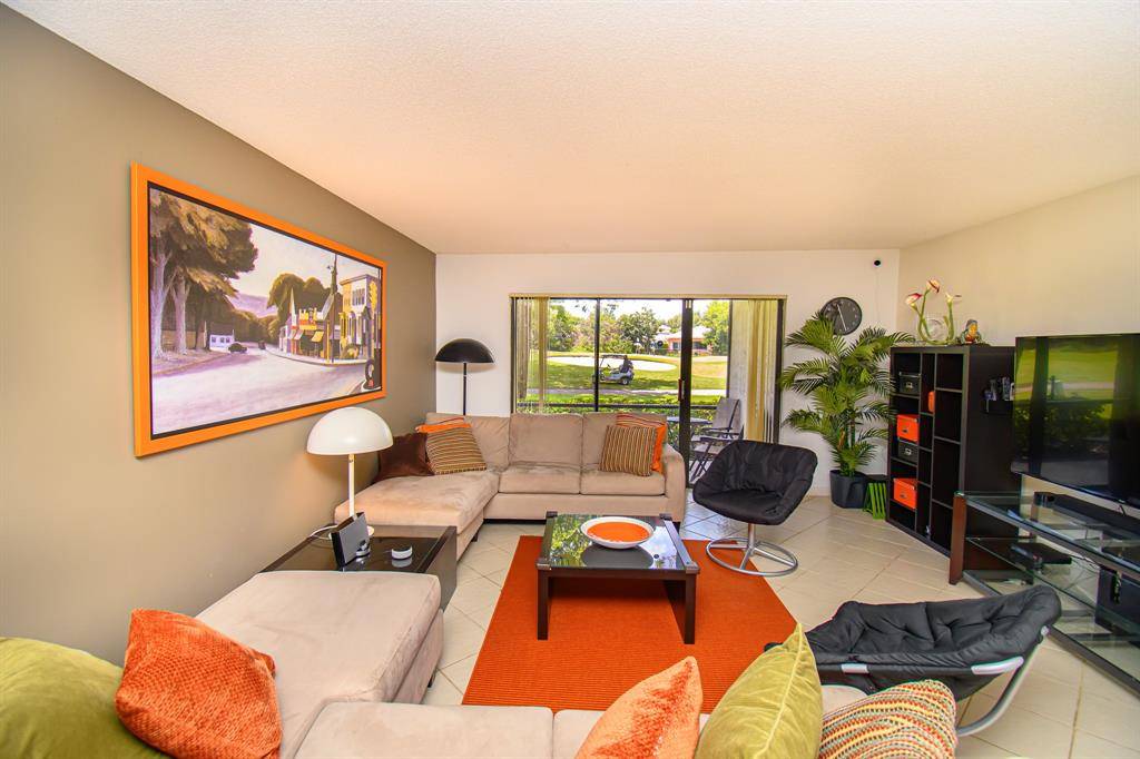 Boca Raton, FL 33433,8334 CYPRESS LN #1A